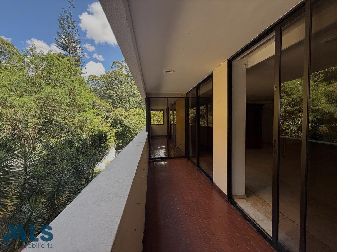 Apartamento en venta en El Campestre, Poblado, Medellín — foto 1 de 21