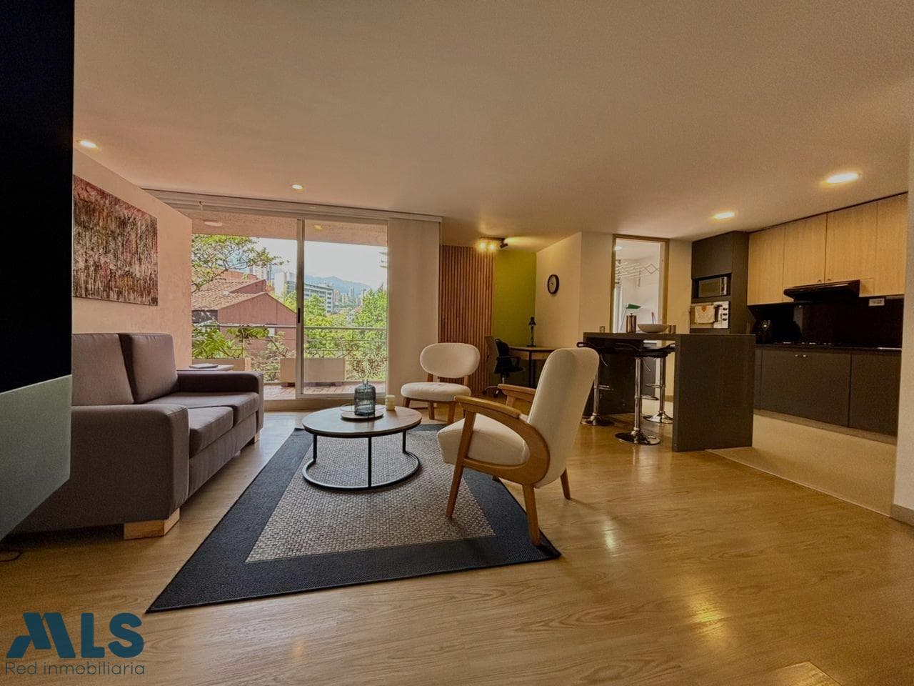 Apartamento en venta en Lalinde, Poblado, Medellín — foto 1 de 15