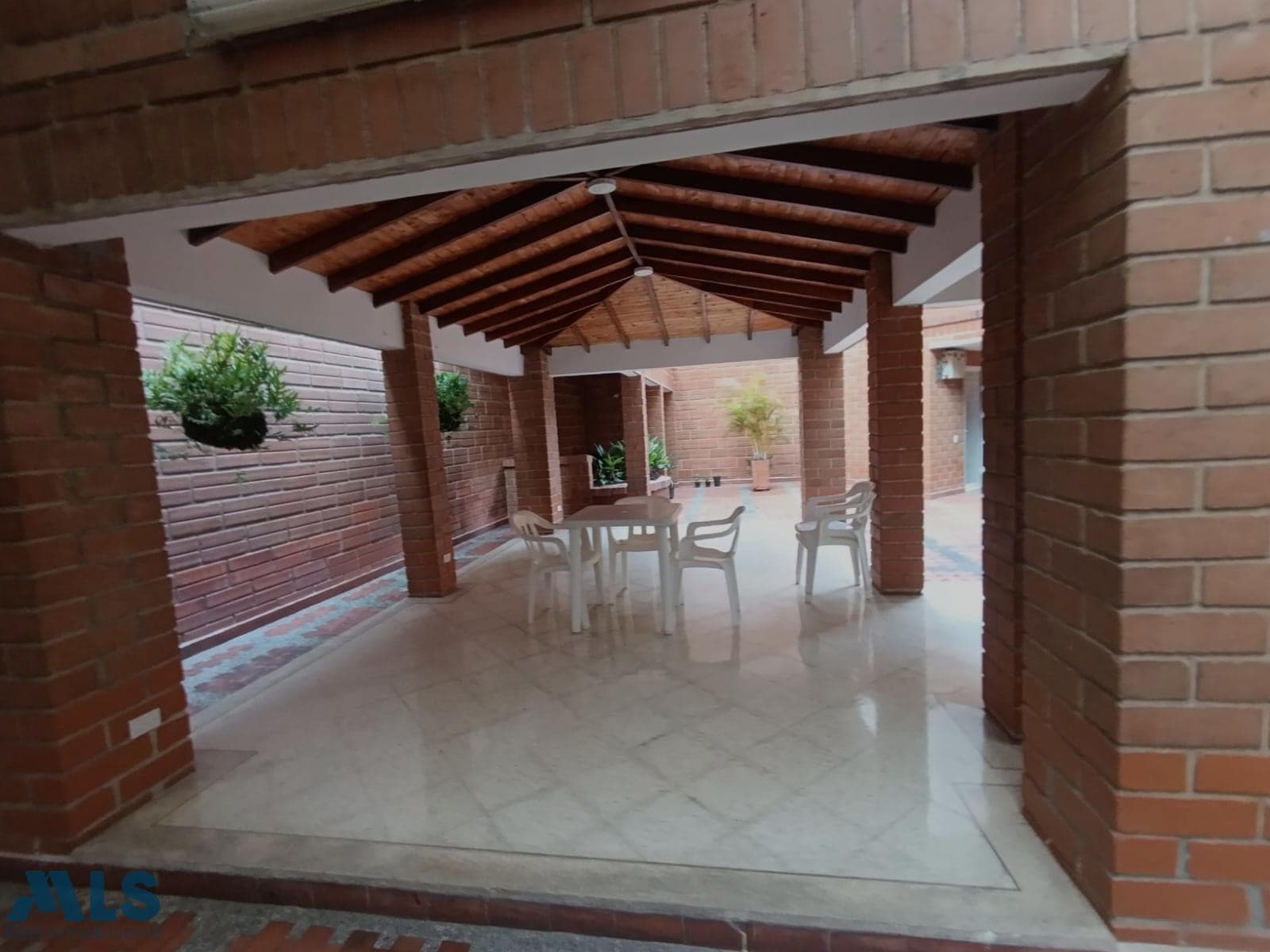 Apartamento en venta en Laureles, Medellín — foto 1 de 8
