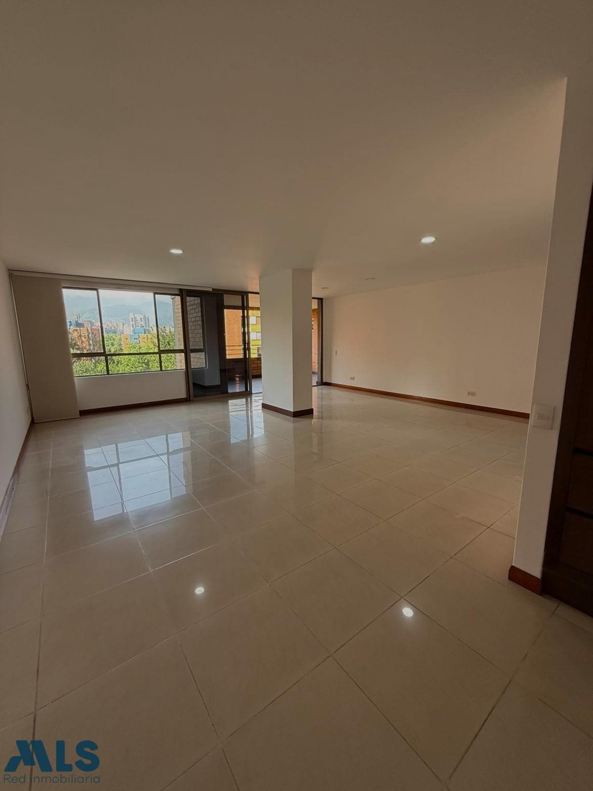 Apartamento en venta en El Campestre, Poblado, Medellín — foto 1 de 17