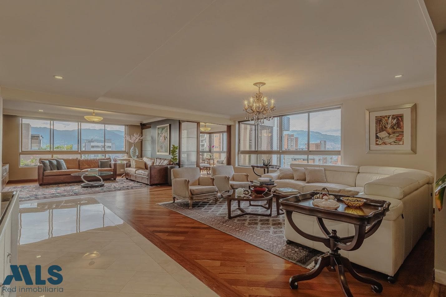 Apartamento en venta en Castropol, Poblado, Medellín — foto 1 de 35