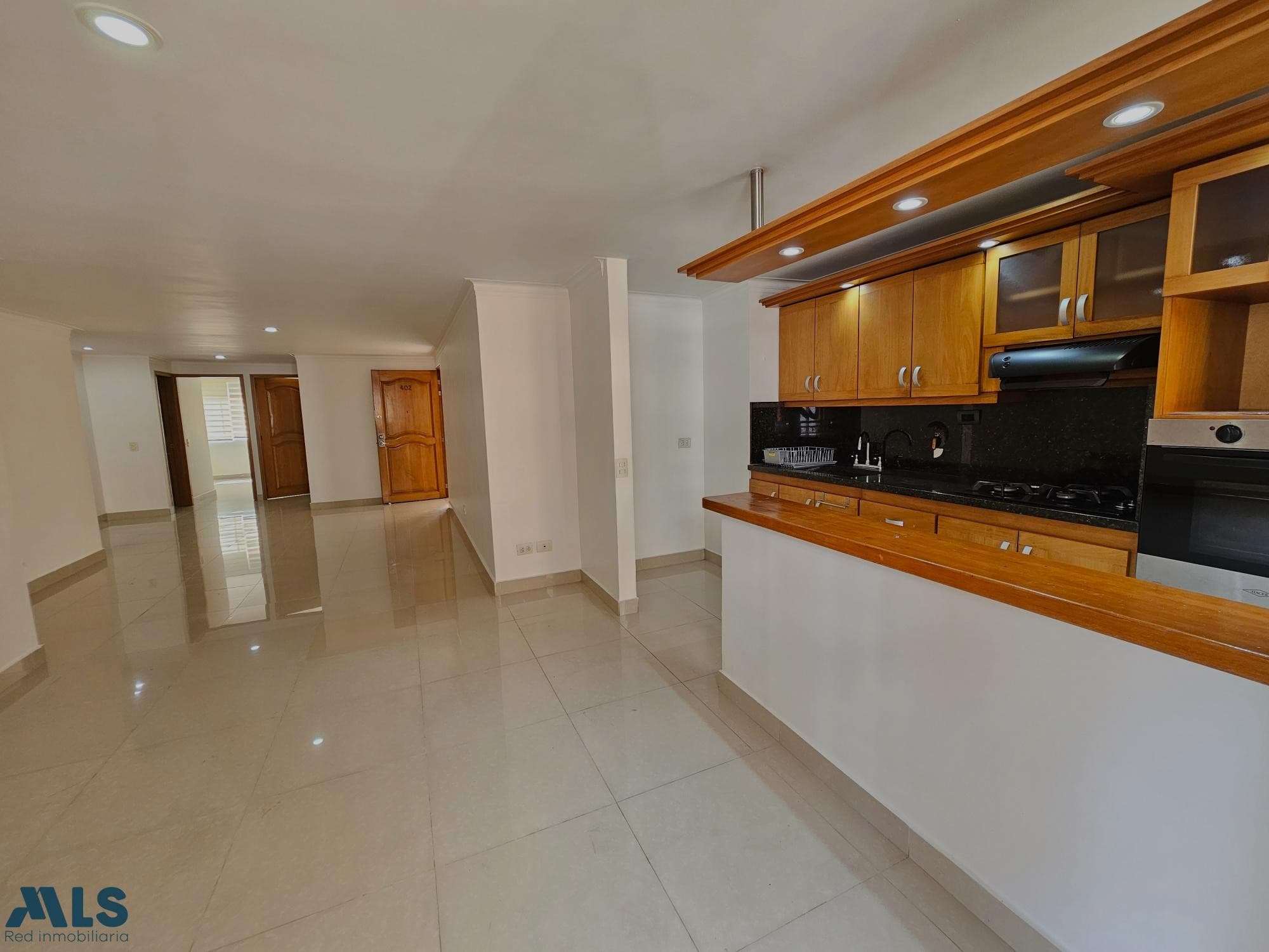 Apartamento en venta en Santa Teresita, Laureles, Medellín — foto 1 de 28