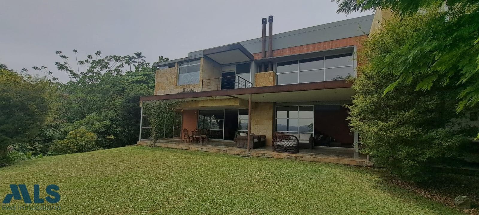 Casa en venta en El Tesoro, Poblado, Medellín — foto 1 de 29