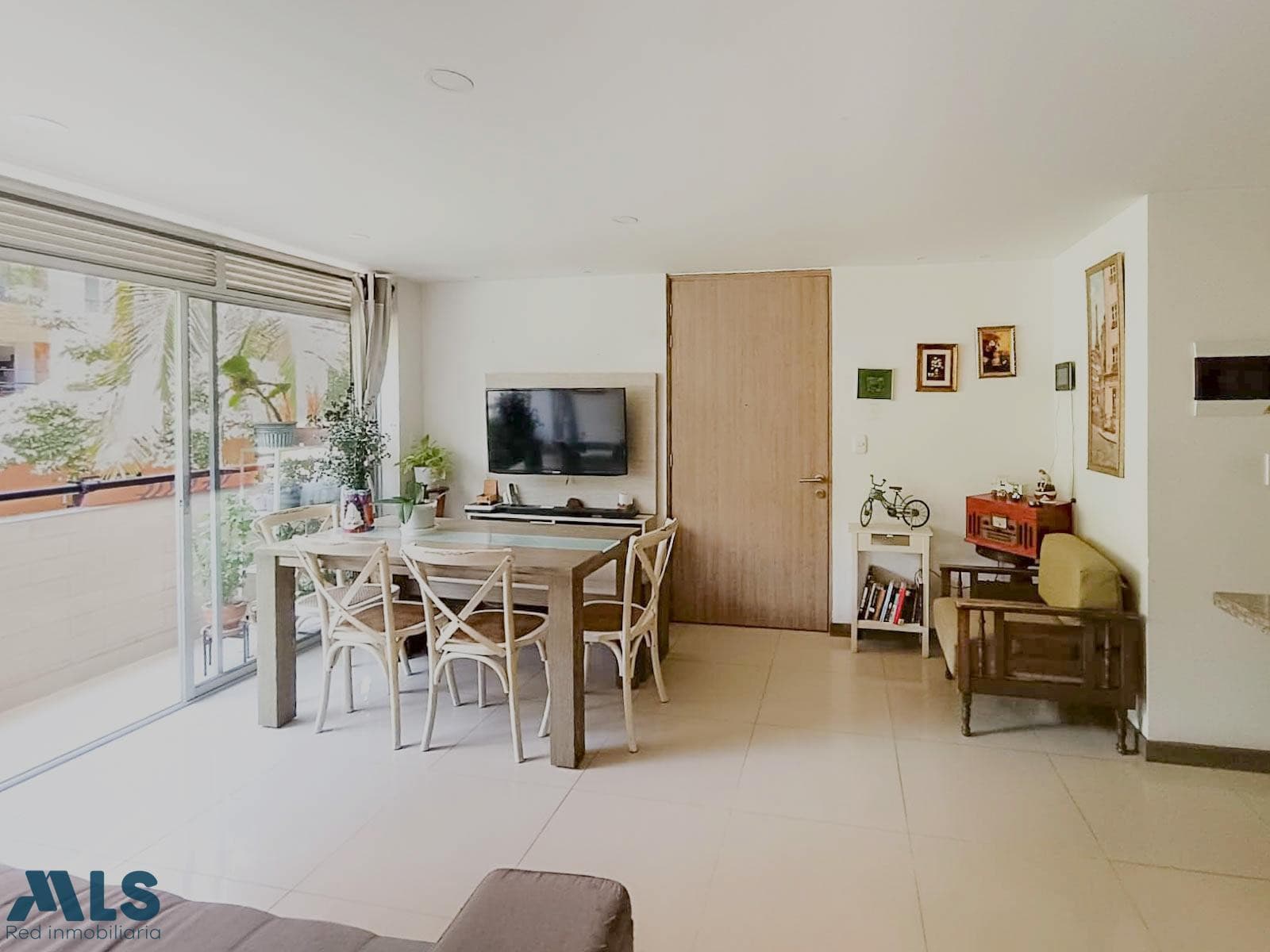 Apartamento en venta en La Floresta, Occidente, Medellín — foto 1 de 18