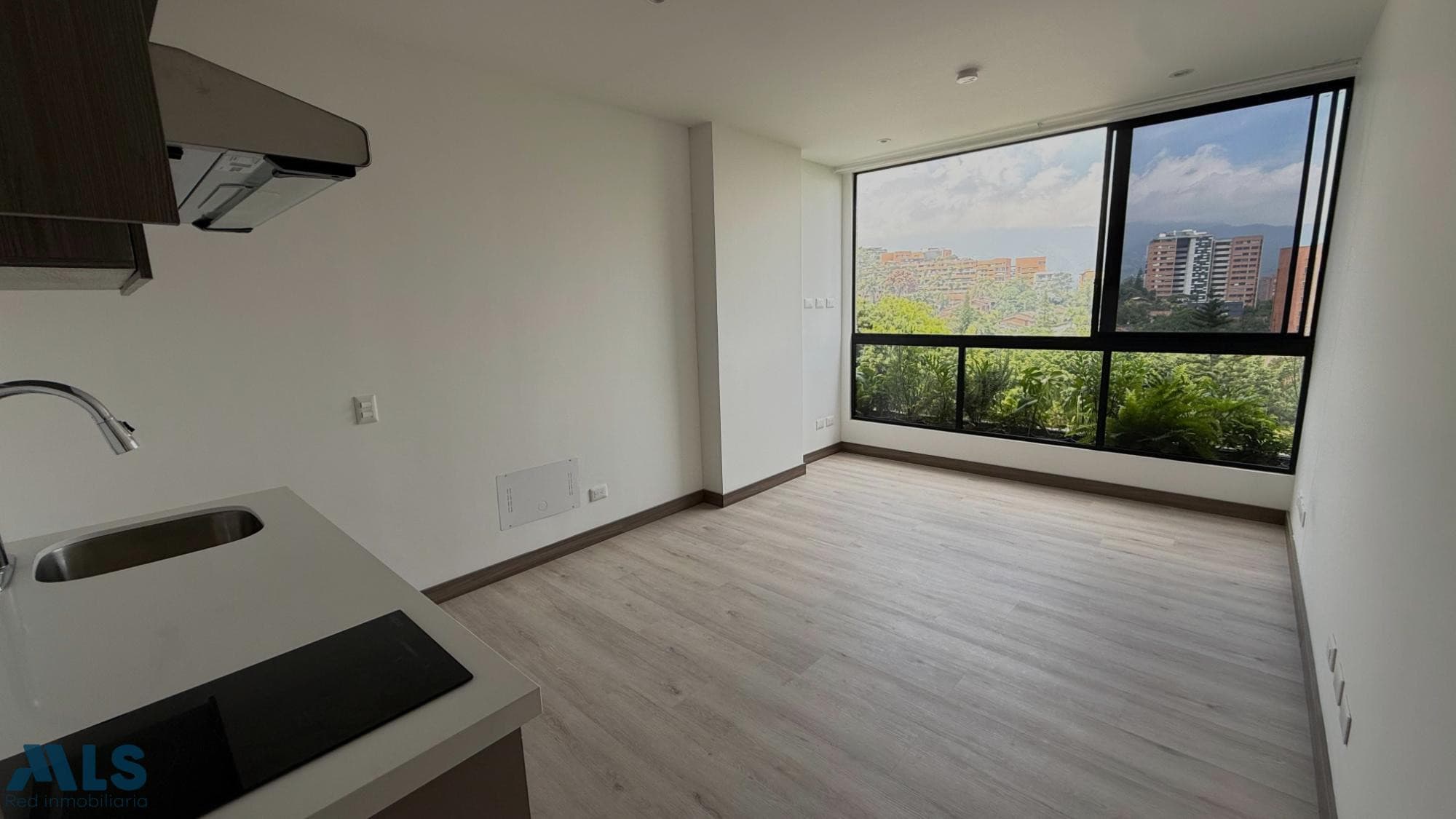 Apartamento en venta en Poblado, Medellín — foto 1 de 18