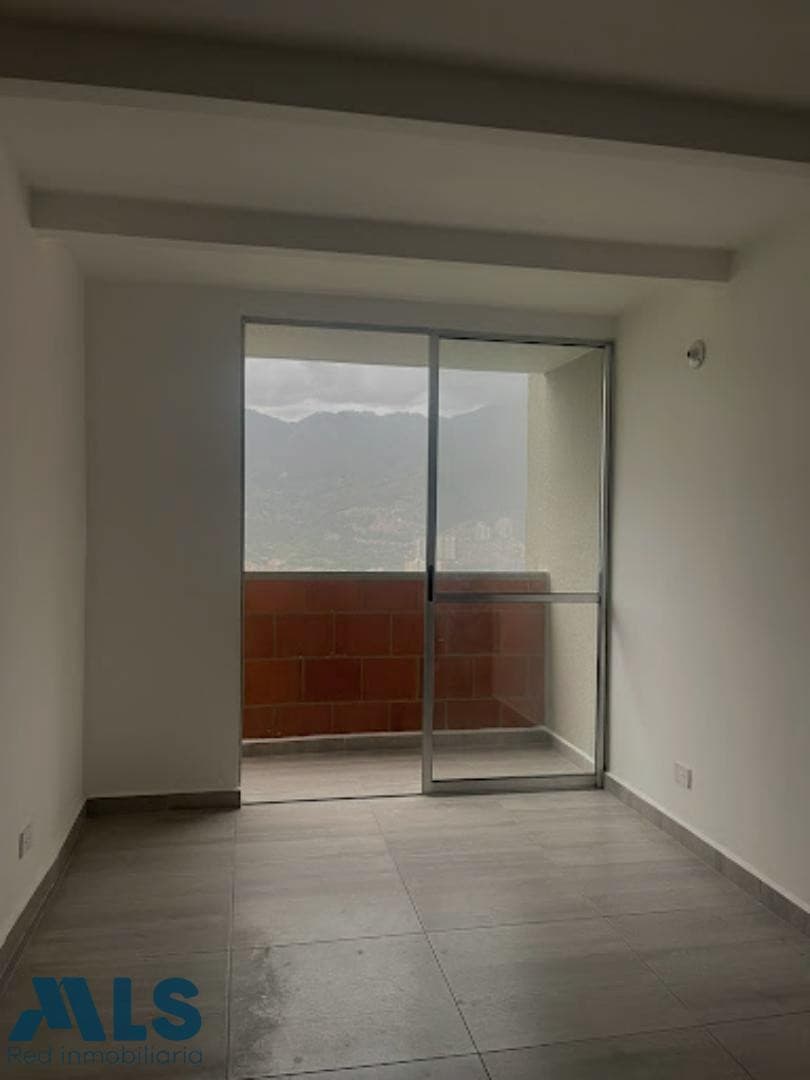Apartamento en venta en Los Bucaros, Norte, Bello — foto 1 de 8