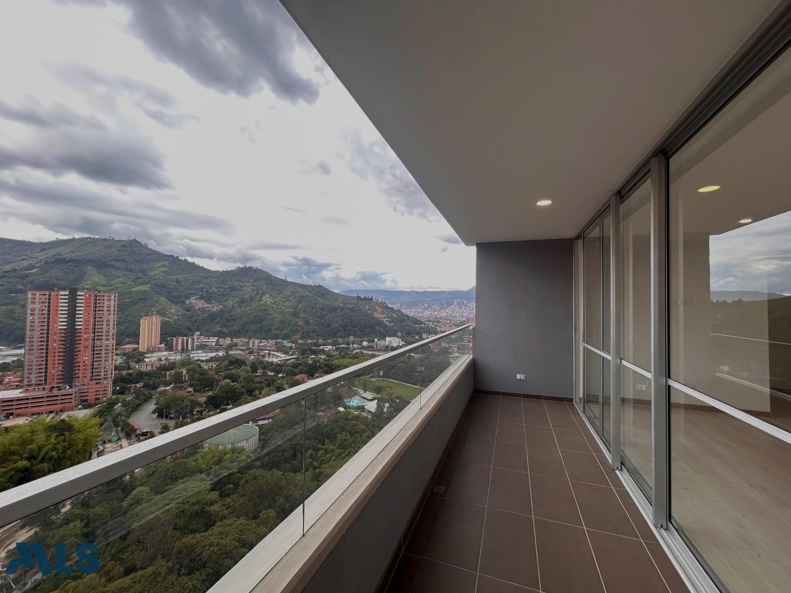Apartamento en venta en Suramérica, Aburra Sur, Itagüí — foto 1 de 28