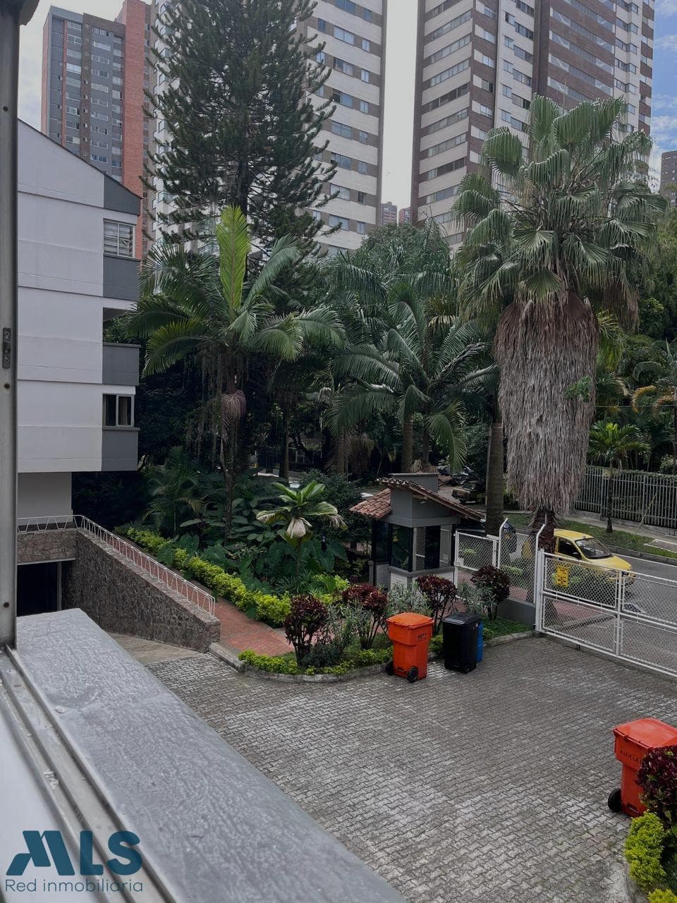Apartamento en venta en Castropol, Poblado, Medellín — foto 1 de 17