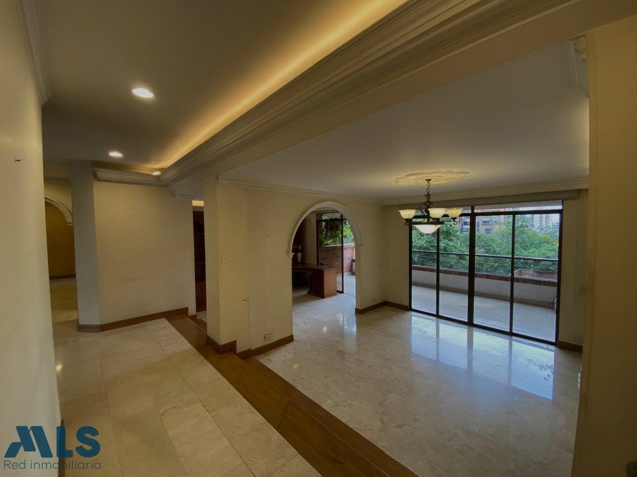 Apartamento en venta en Castropol, Poblado, Medellín — foto 1 de 34