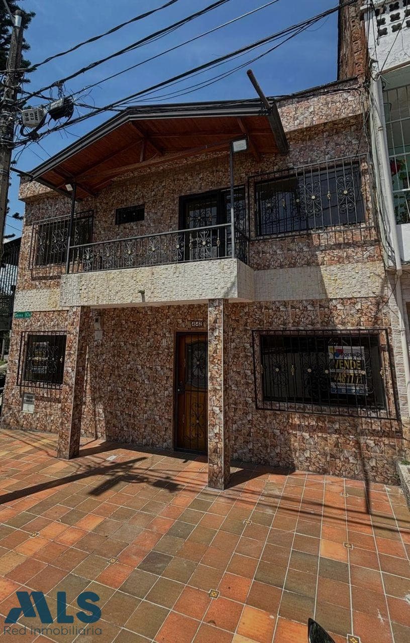 Casa en venta en La América, Occidente, Medellín — foto 1 de 13