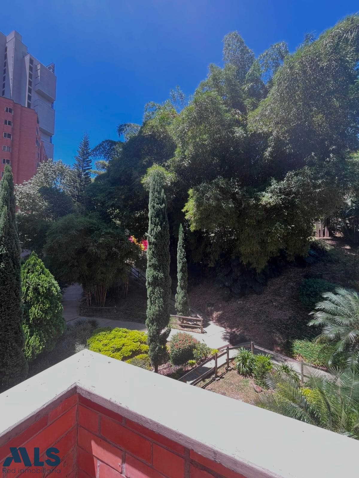 Apartamento en venta en La Frontera, Poblado, Medellín — foto 1 de 14