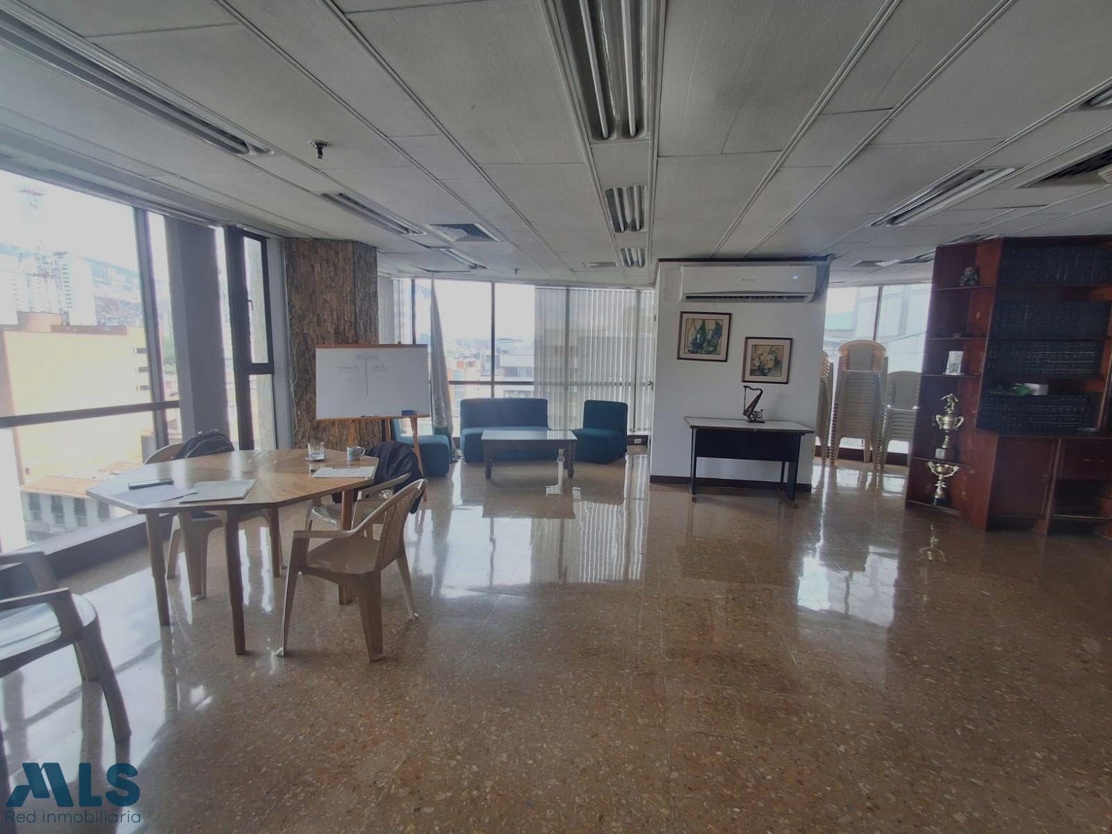 Oficina en venta en La Candelaria, Centro, Medellín — foto 1 de 8