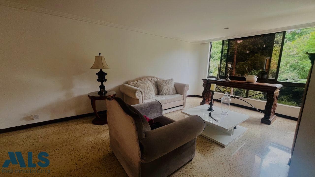 Apartamento en venta en Patio Bonito, Poblado, Medellín — foto 1 de 13
