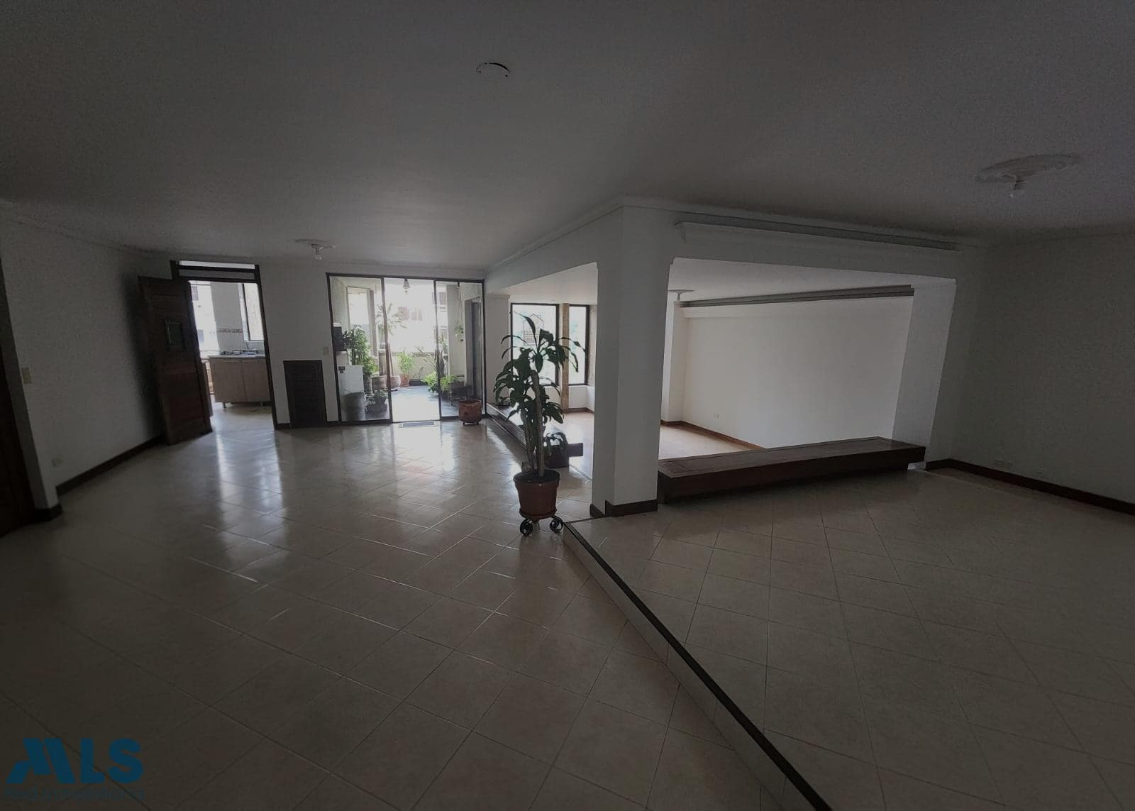 Apartamento en venta en Laureles, Medellín — foto 1 de 11