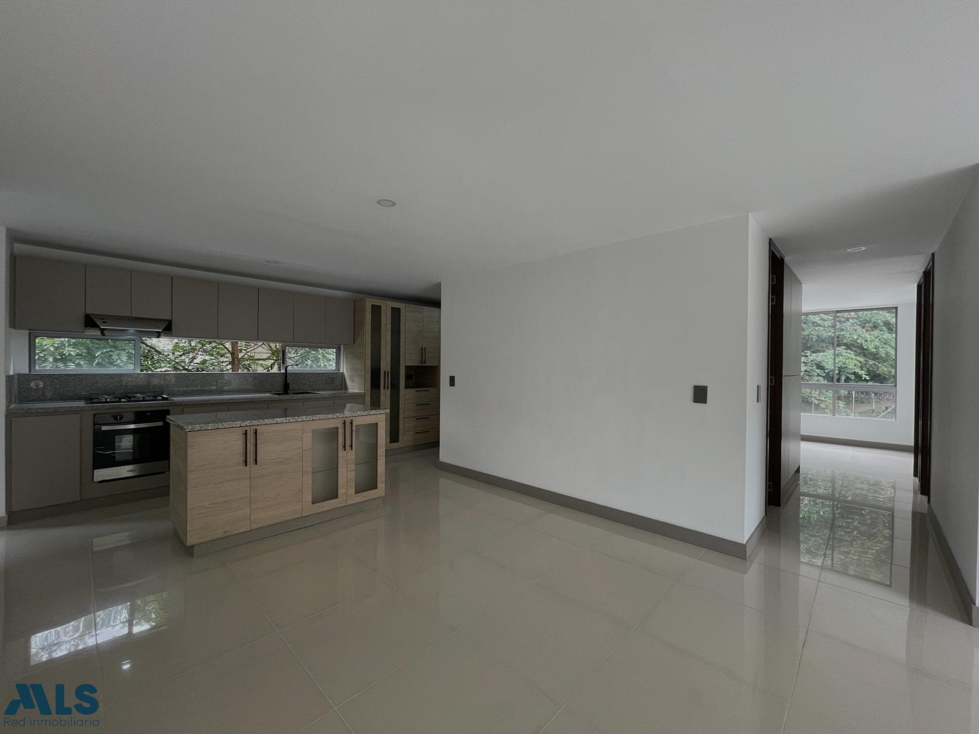 Apartamento en venta en La Frontera, Poblado, Medellín — foto 1 de 22