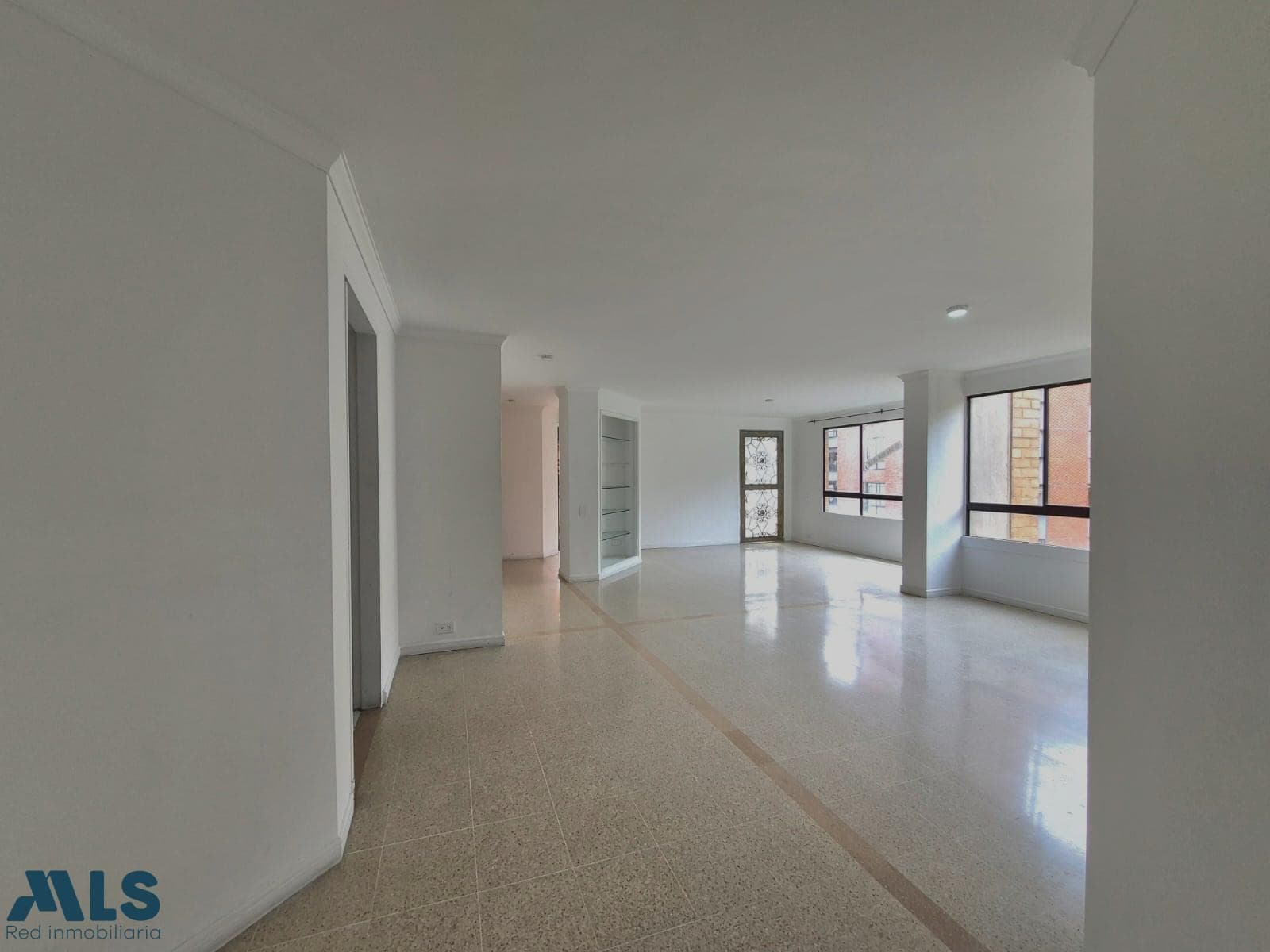 Apartamento en venta en El Tesoro, Poblado, Medellín — foto 1 de 23