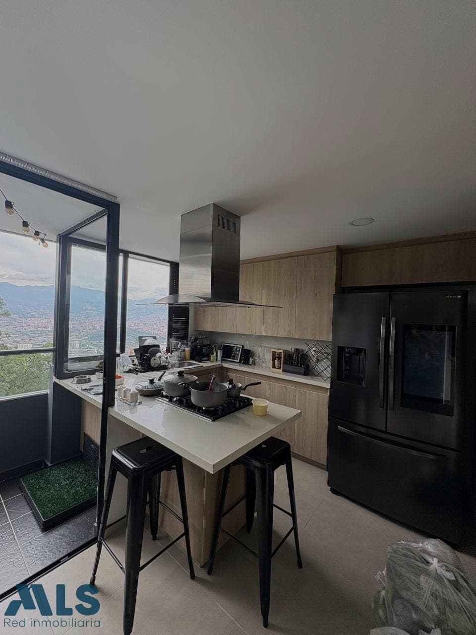 Apartamento en venta en Las Palmas, Poblado, Medellín — foto 1 de 10