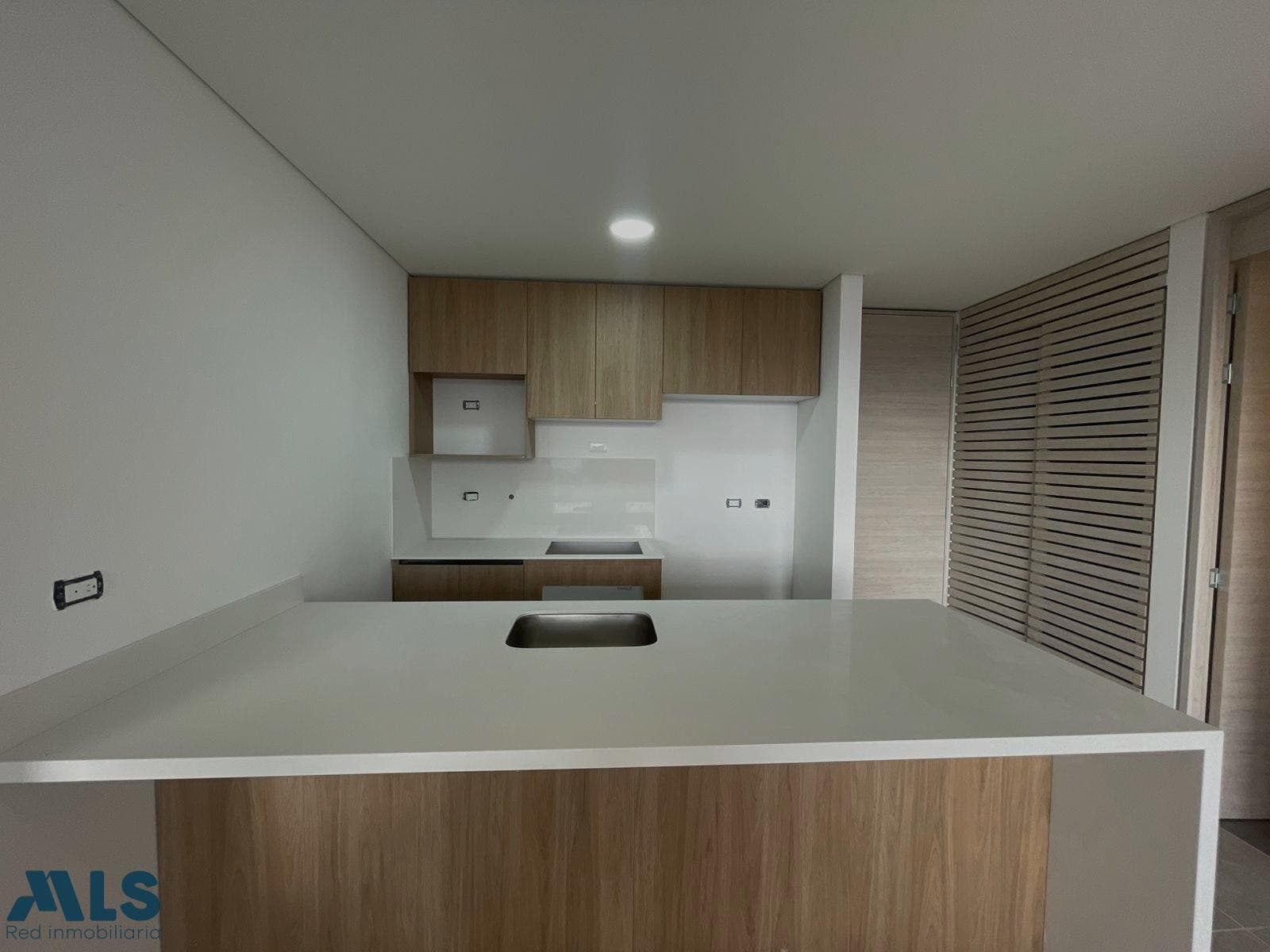 Apartamento en venta en Linares, Poblado, Medellín — foto 1 de 14