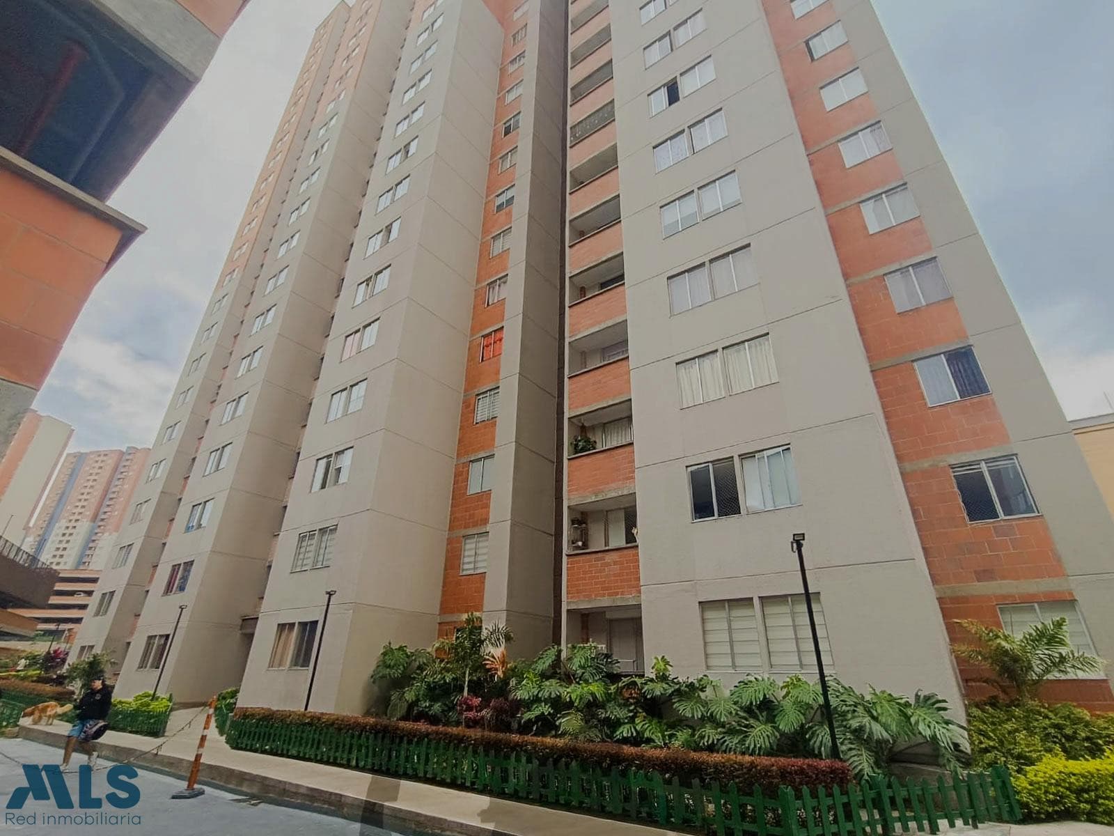 Apartamento en venta en Robledo Pajarito, Occidente, Medellín — foto 1 de 20