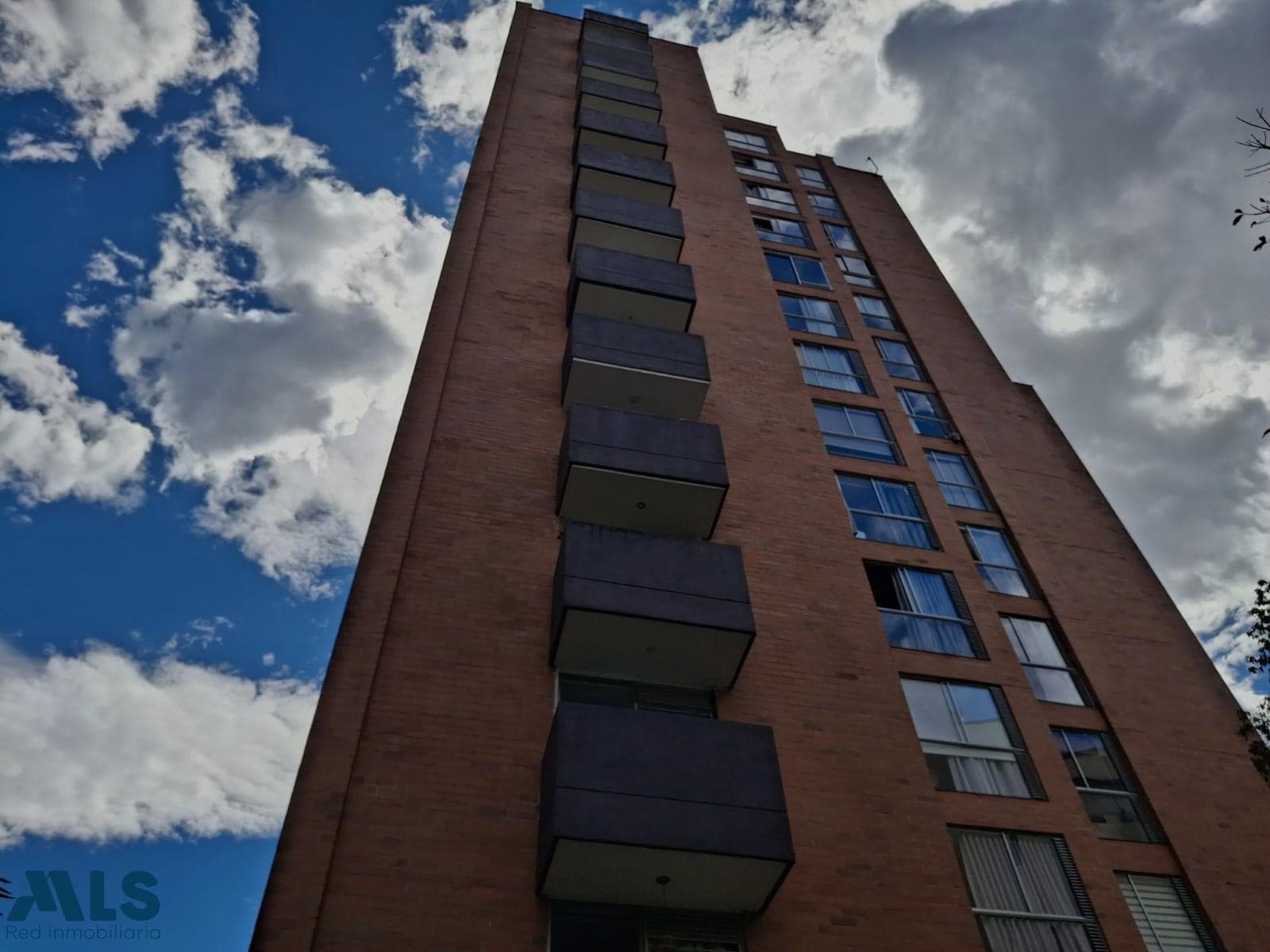 Apartamento en venta en La Frontera, Poblado, Medellín — foto 1 de 12