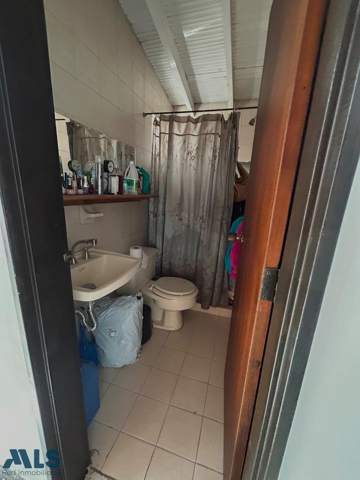Apartamento en venta en La Castellana, Laureles, Medellín — foto 1 de 24