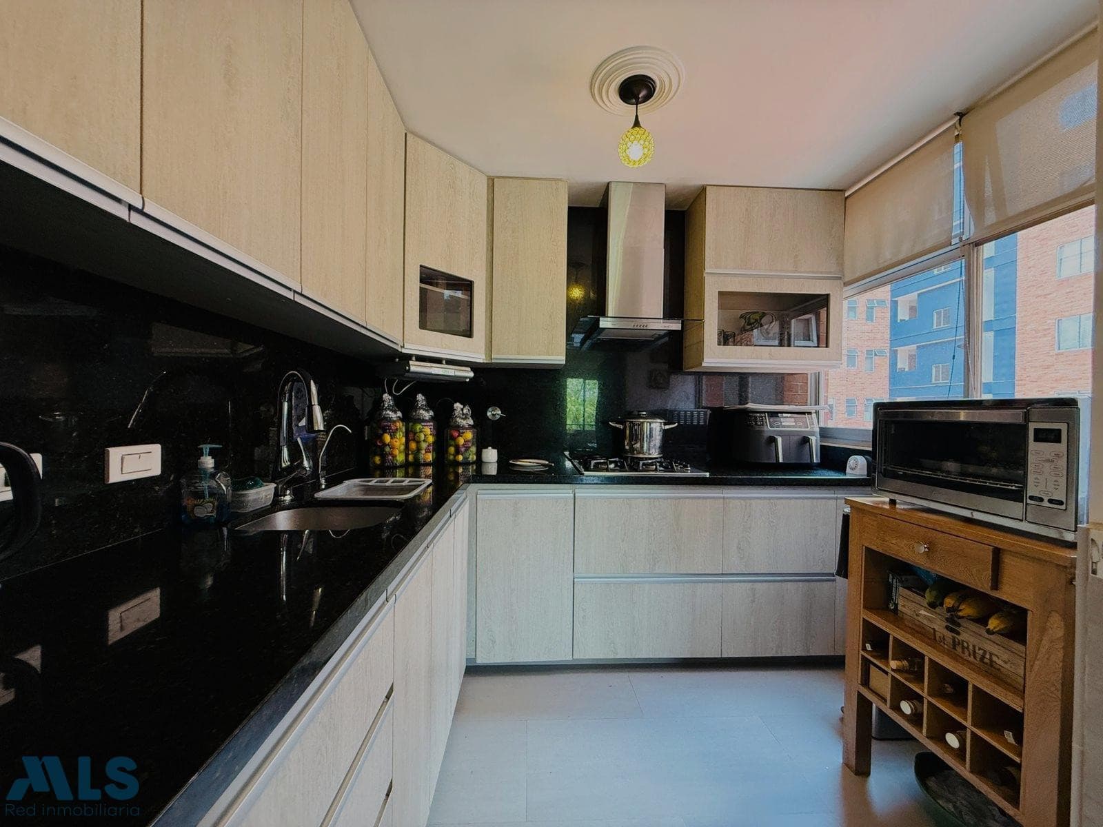 Apartamento en venta en La Frontera, Poblado, Medellín — foto 1 de 15