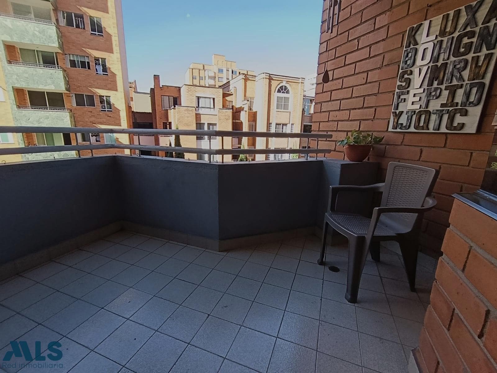 Apartamento en venta en Laureles, Medellín — foto 1 de 27