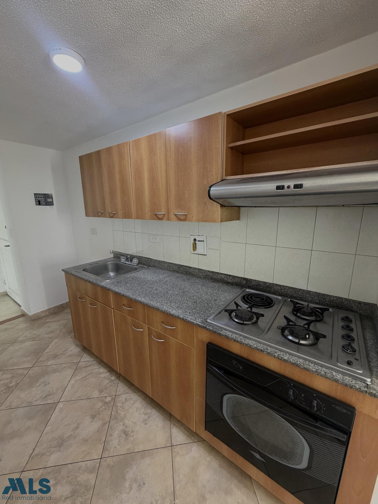 Apartamento en venta en Loma De Los Bernal, Belén Guayabal, Medellín — foto 1 de 21
