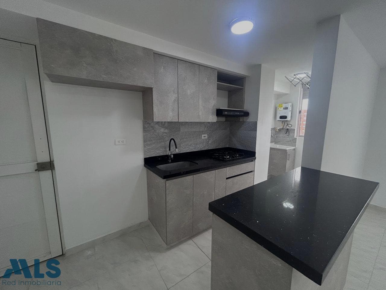 Apartamento en venta en Calasanz Parte Alta, Occidente, Medellín — foto 1 de 16