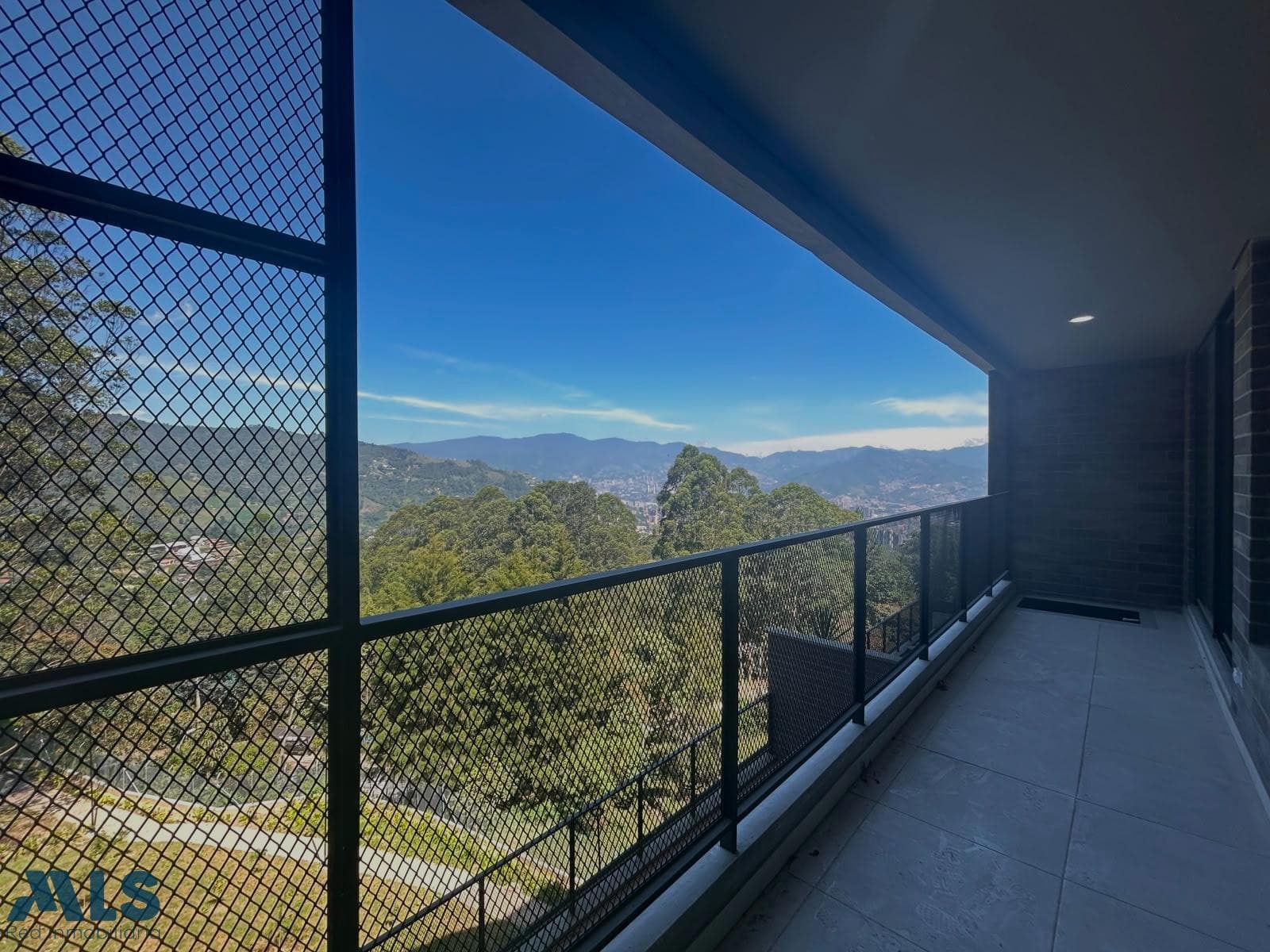 Apartamento en venta en Loma Del Escobero, Aburra Sur, Envigado — foto 1 de 23