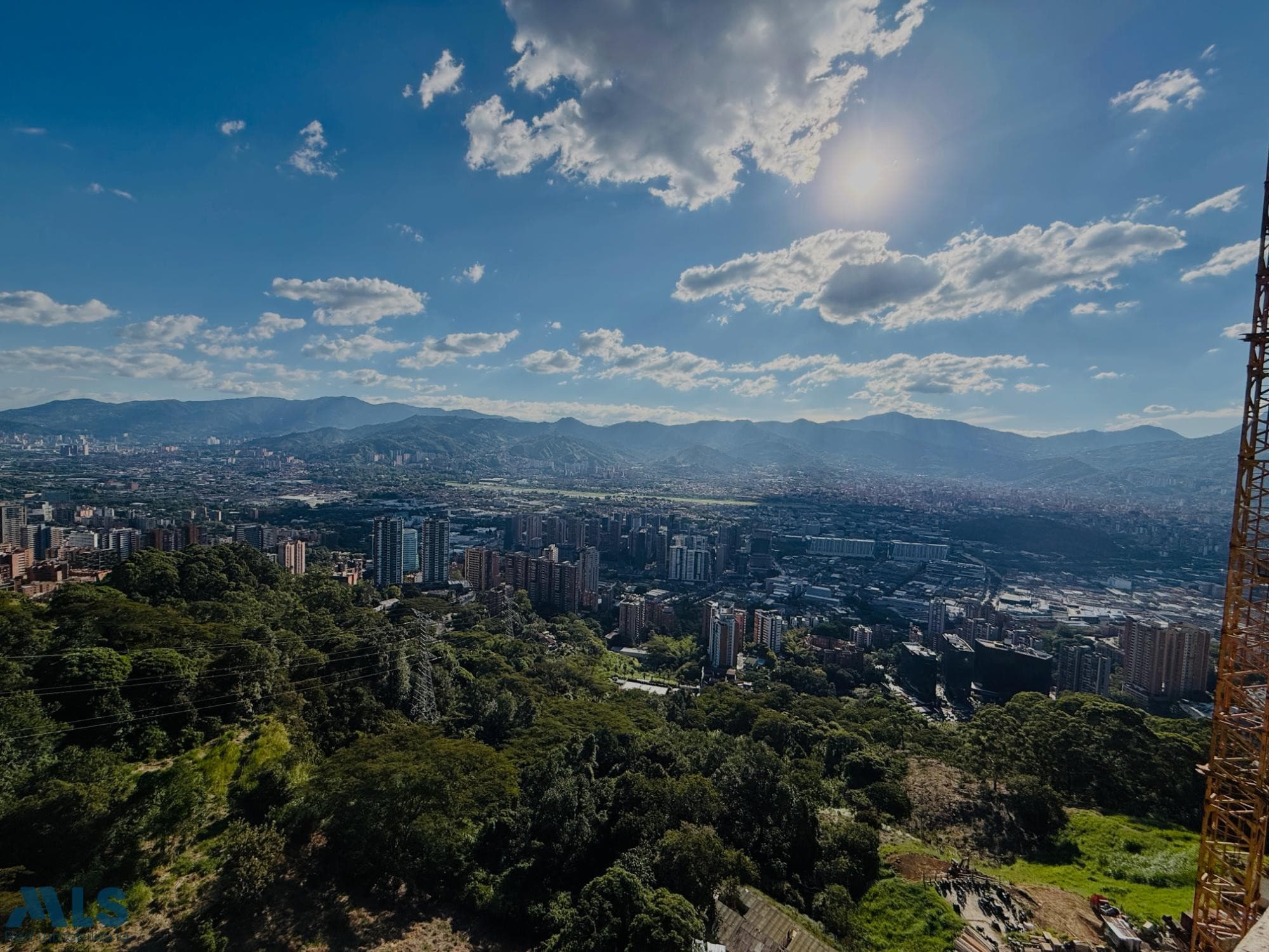 Apartamento en venta en Las Palmas, Poblado, Medellín — foto 1 de 18