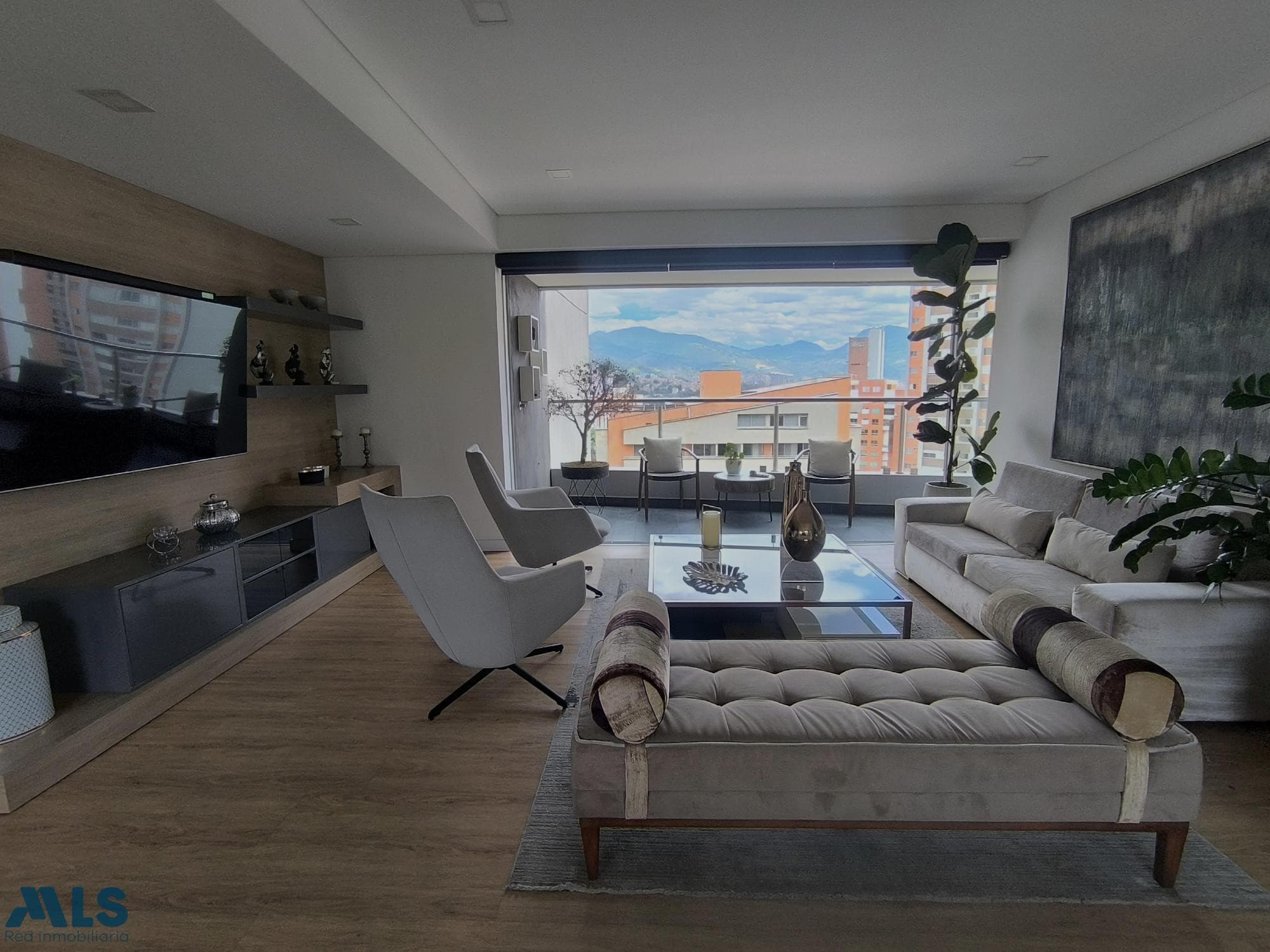 Apartamento en venta en Santa Maria De Los Angeles, Poblado, Medellín — foto 1 de 18