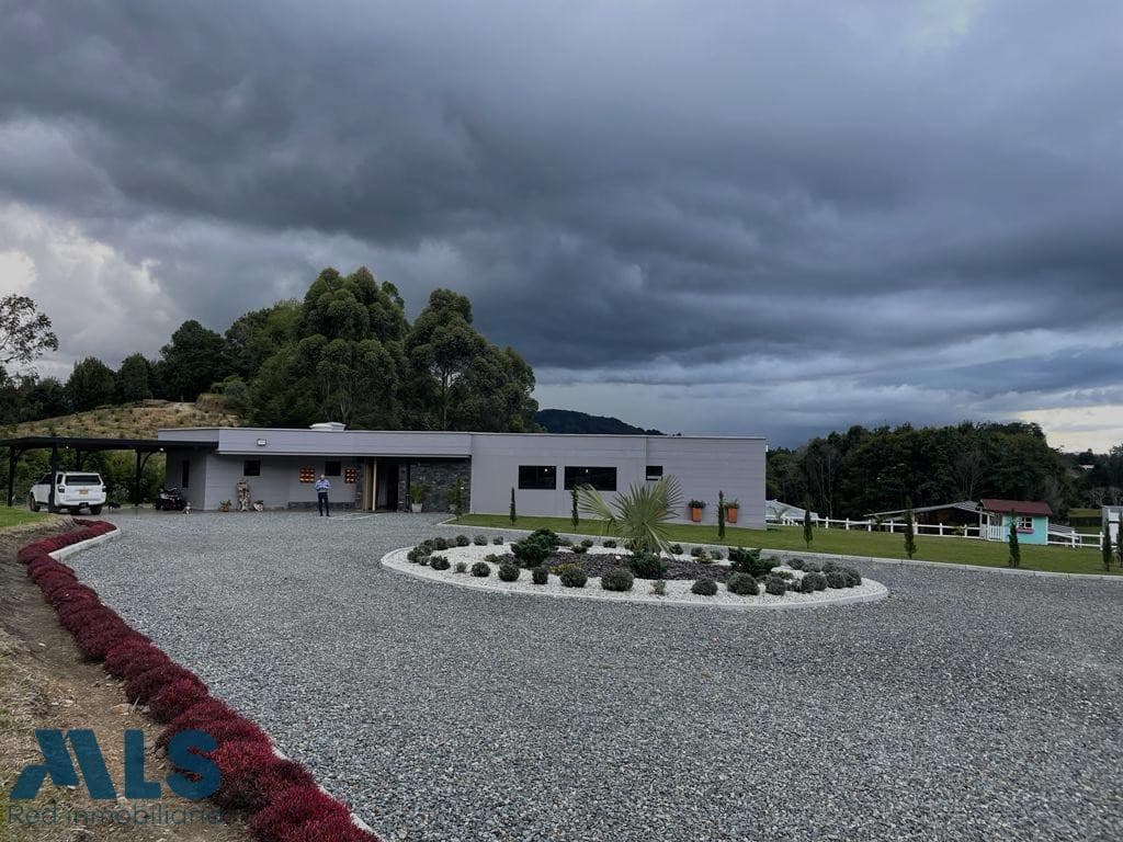 Finca Recreativa en venta en V. Guamito, Oriente Antioqueño, El Carmen — foto 1 de 19