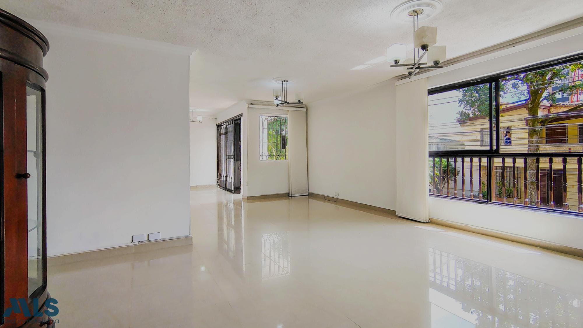 Apartamento en venta en Laureles, Medellín — foto 1 de 23