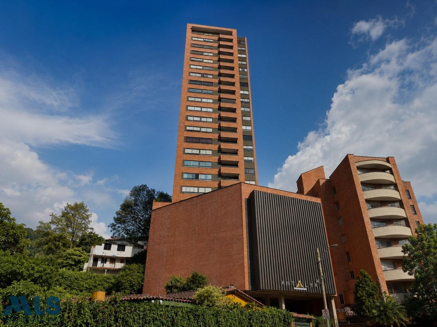 Apartamento en venta en La Salle, Aburra Sur, Envigado — foto 1 de 15