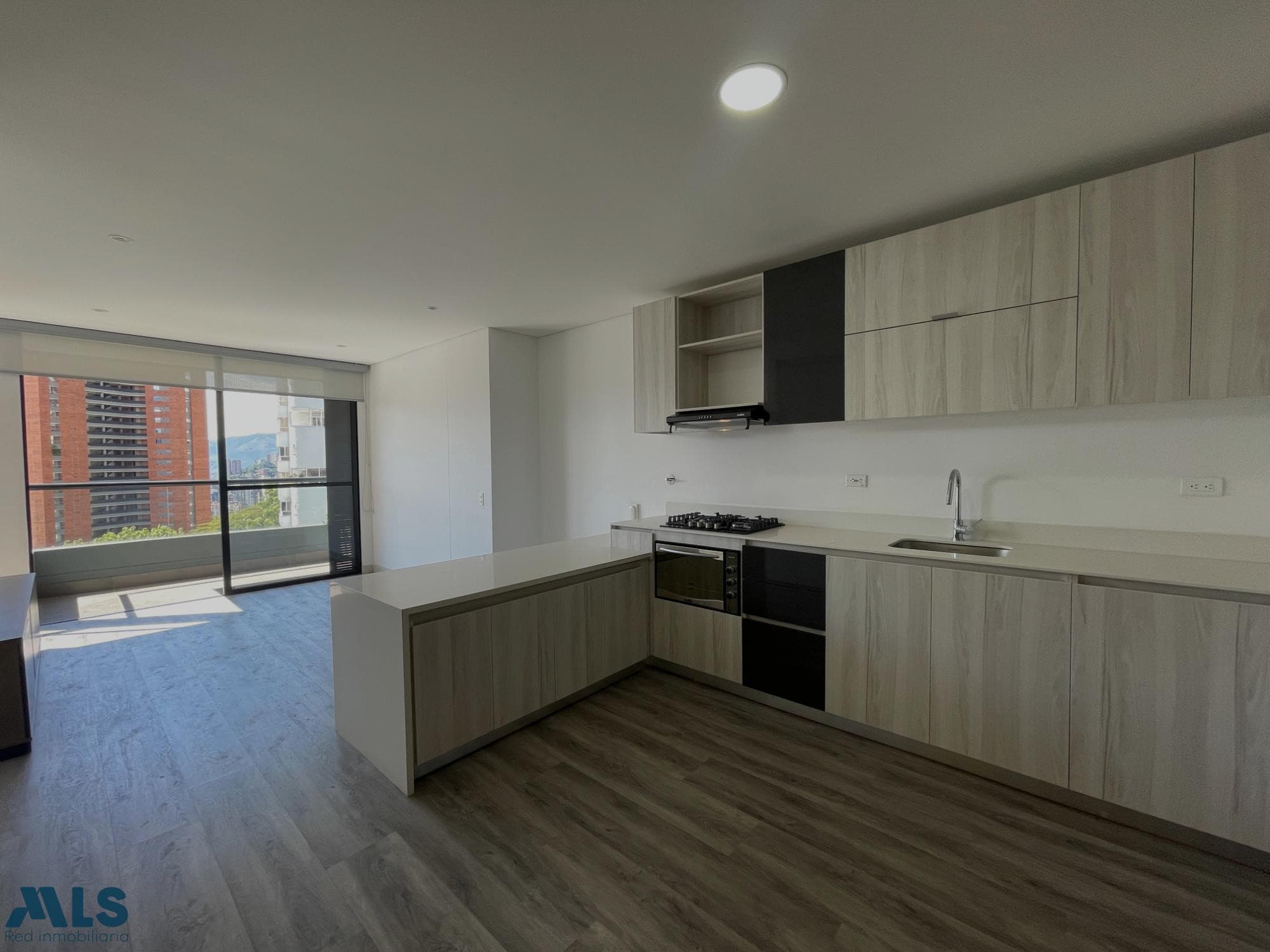 Apartamento en venta en Linares, Poblado, Medellín — foto 1 de 17