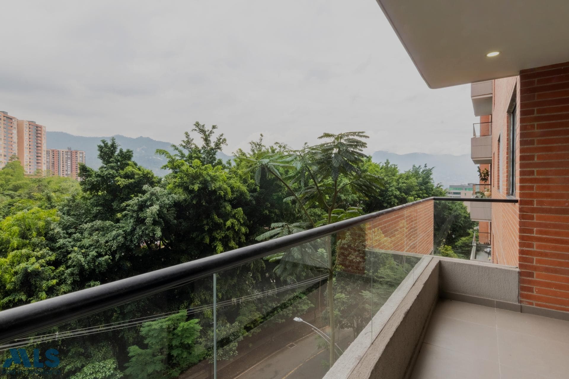 Apartamento en venta en Loma De Las Brujas, Aburra Sur, Envigado — foto 1 de 25