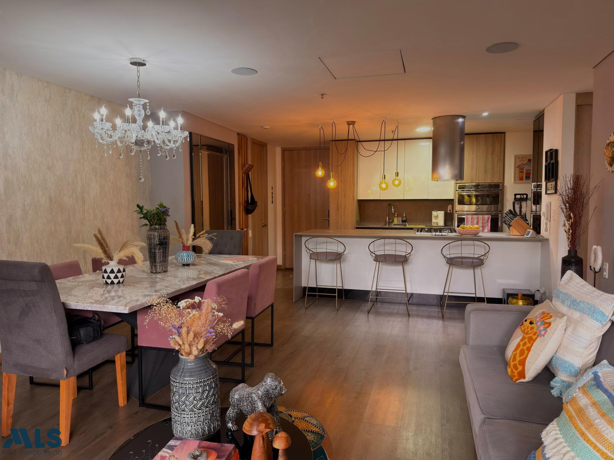 Apartamento en venta en Linares, Poblado, Medellín — foto 1 de 49