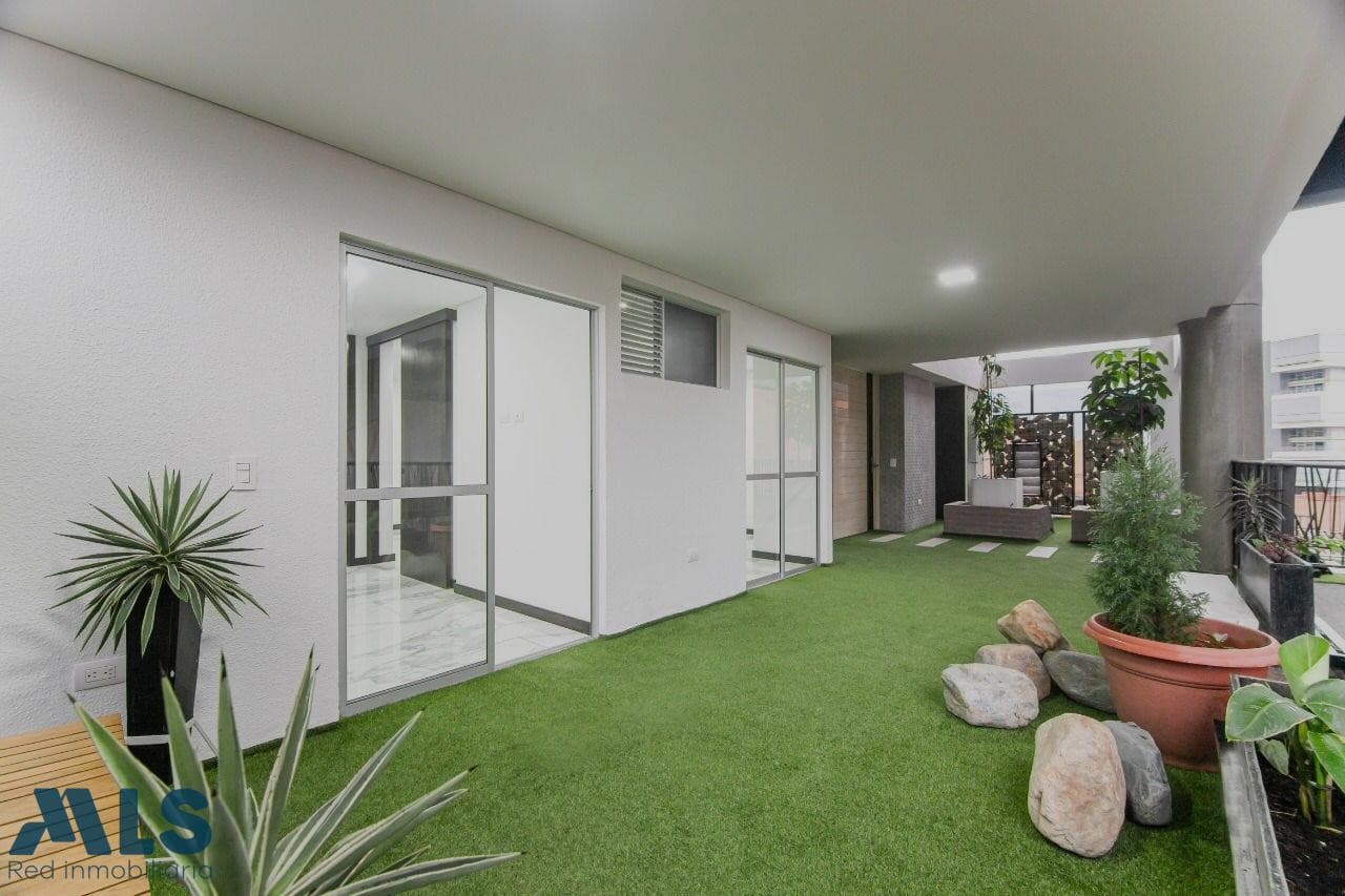 Apartamento en venta en Santa Teresita, Laureles, Medellín — foto 1 de 35