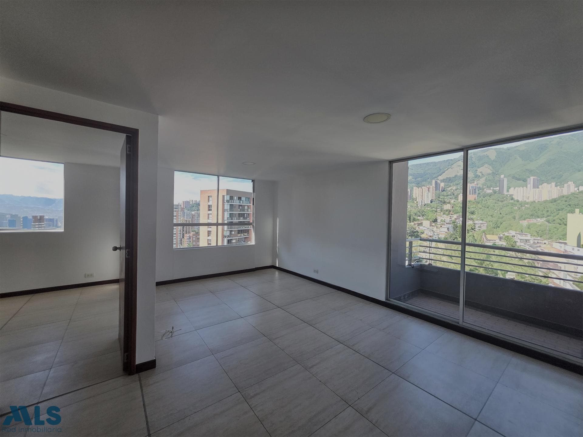 Apartamento en venta en Los Balsos Nº 1, Poblado, Medellín — foto 1 de 39
