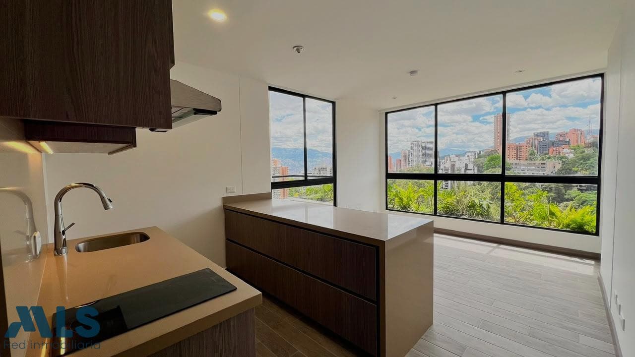 Apartamento en venta en San Lucas, Poblado, Medellín — foto 1 de 17
