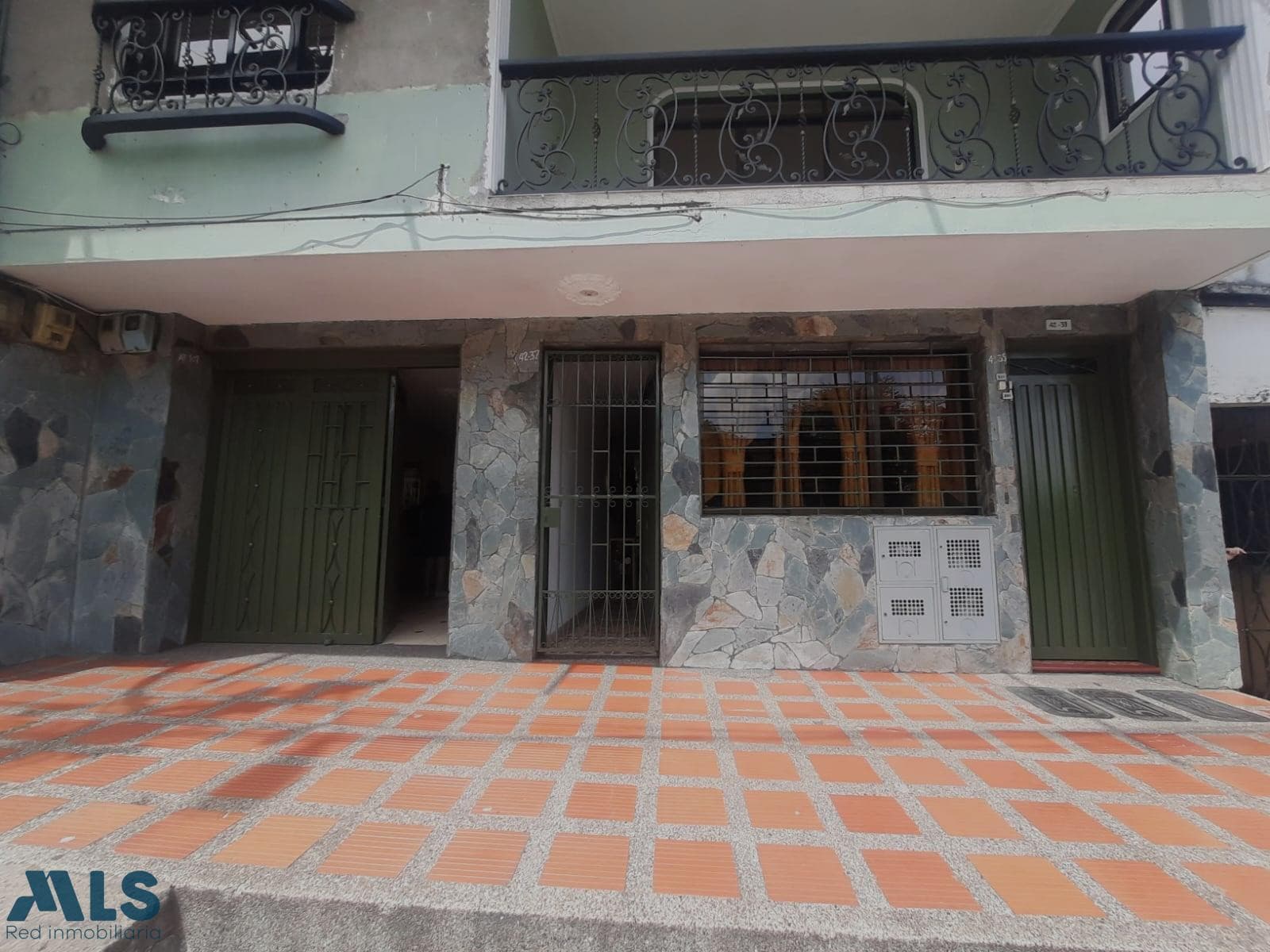 Casa en venta en Manrique, Centro, Medellín — foto 1 de 21