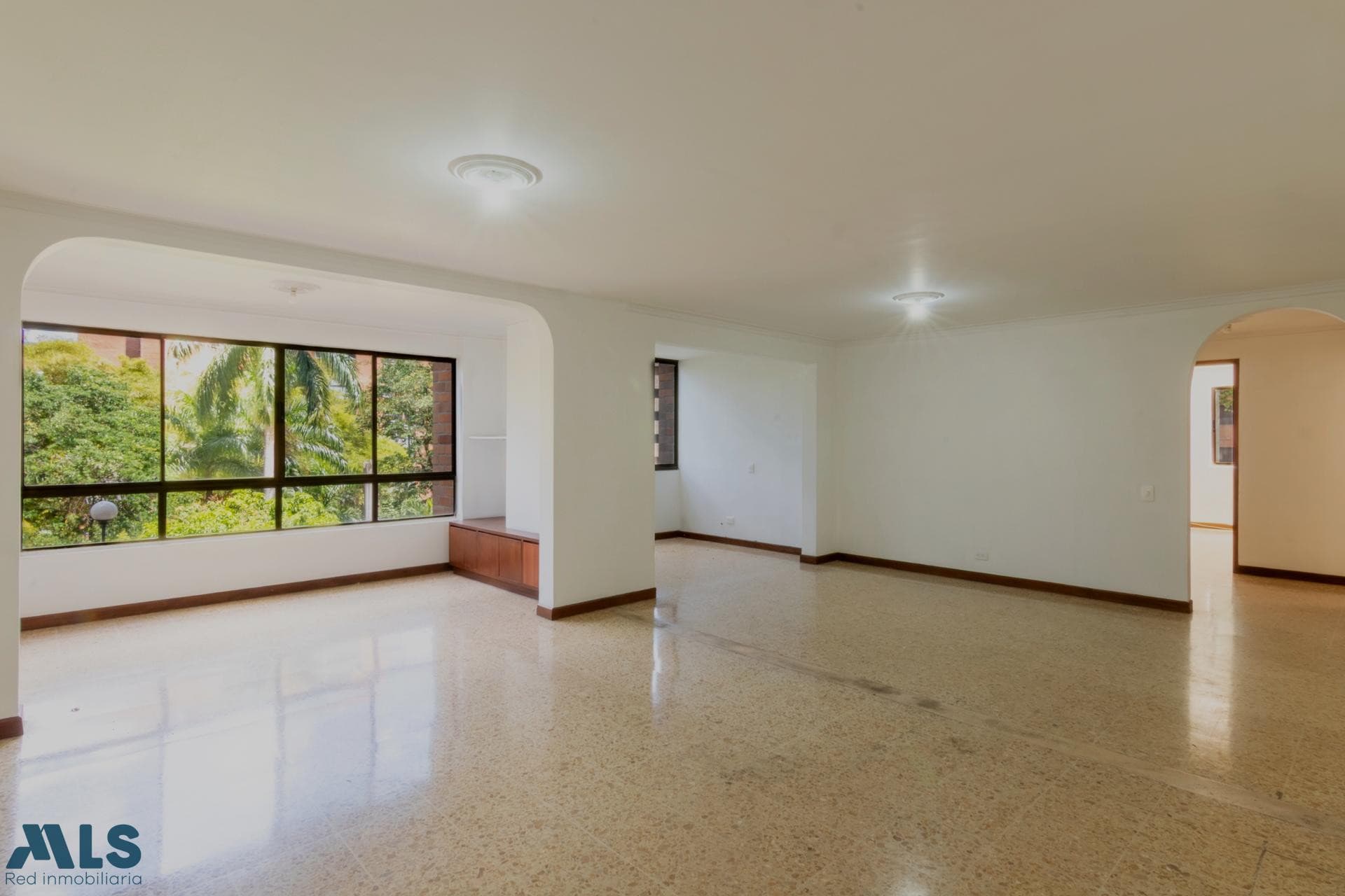 Apartamento en venta en Alejandría, Poblado, Medellín — foto 1 de 24
