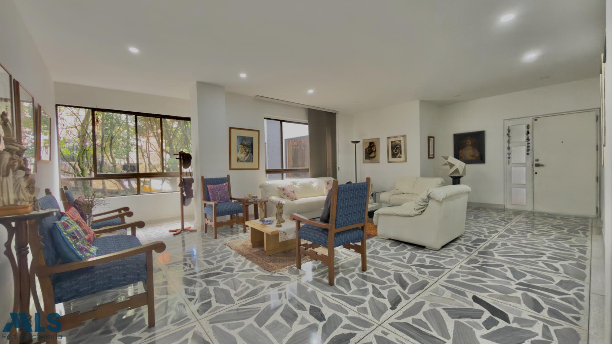 Apartamento en venta en Las Palmas, Poblado, Medellín — foto 1 de 25
