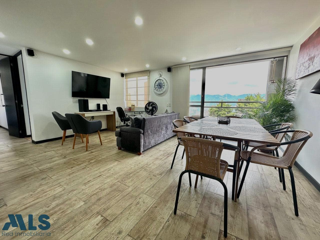 Apartamento en venta en Linares, Poblado, Medellín — foto 1 de 16
