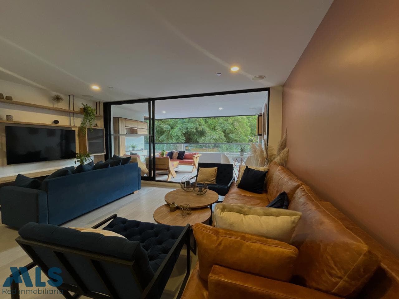 Apartamento en venta en Loma De Las Brujas, Aburra Sur, Envigado — foto 1 de 17