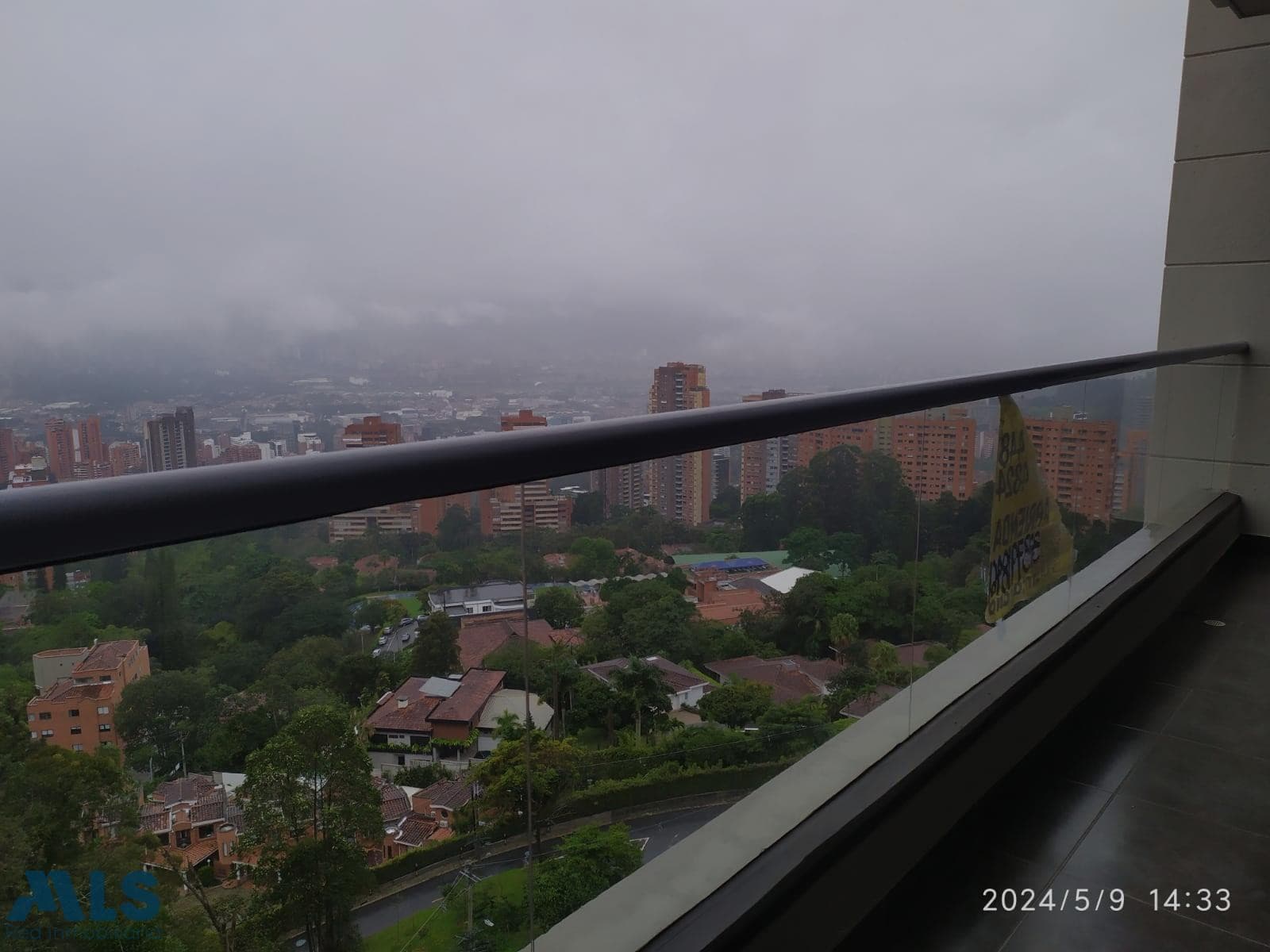 Apartamento en venta en La Calera, Poblado, Medellín — foto 1 de 19