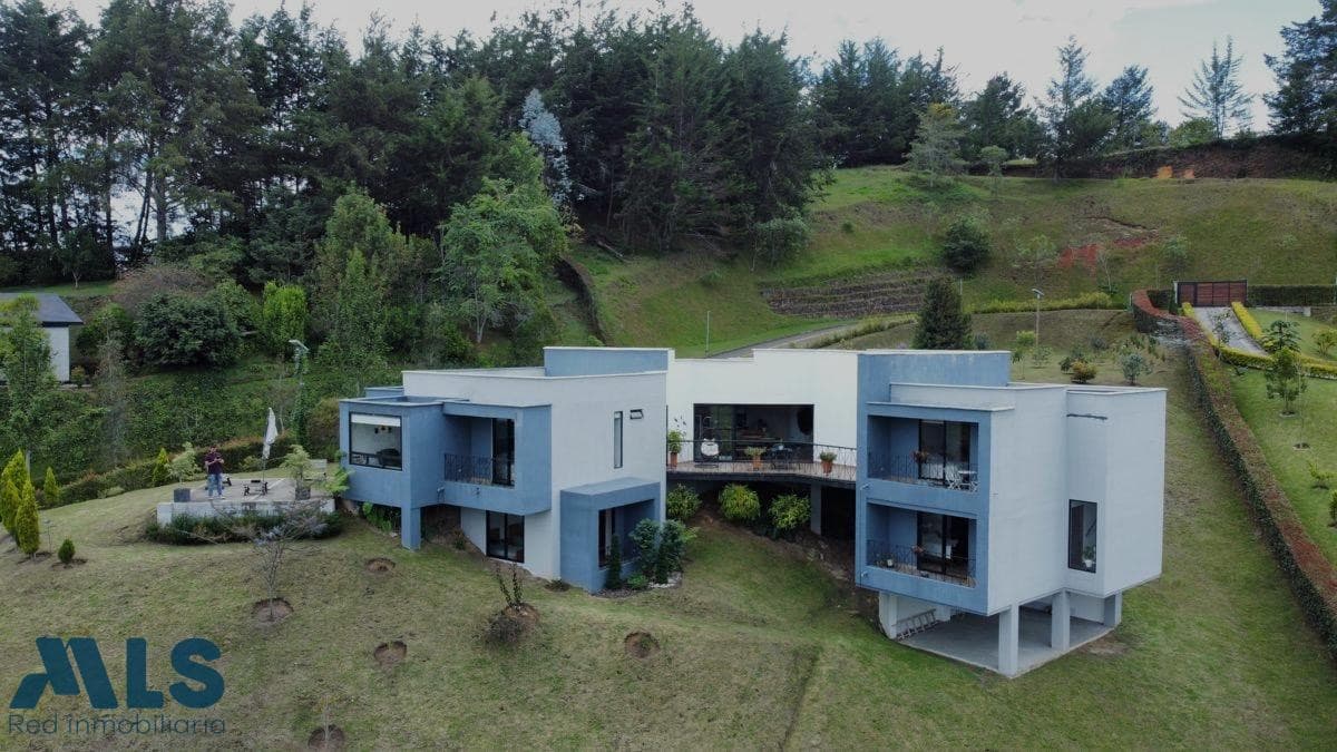 Casa en venta en V. Quirama, Oriente Antioqueño, El Carmen — foto 1 de 29
