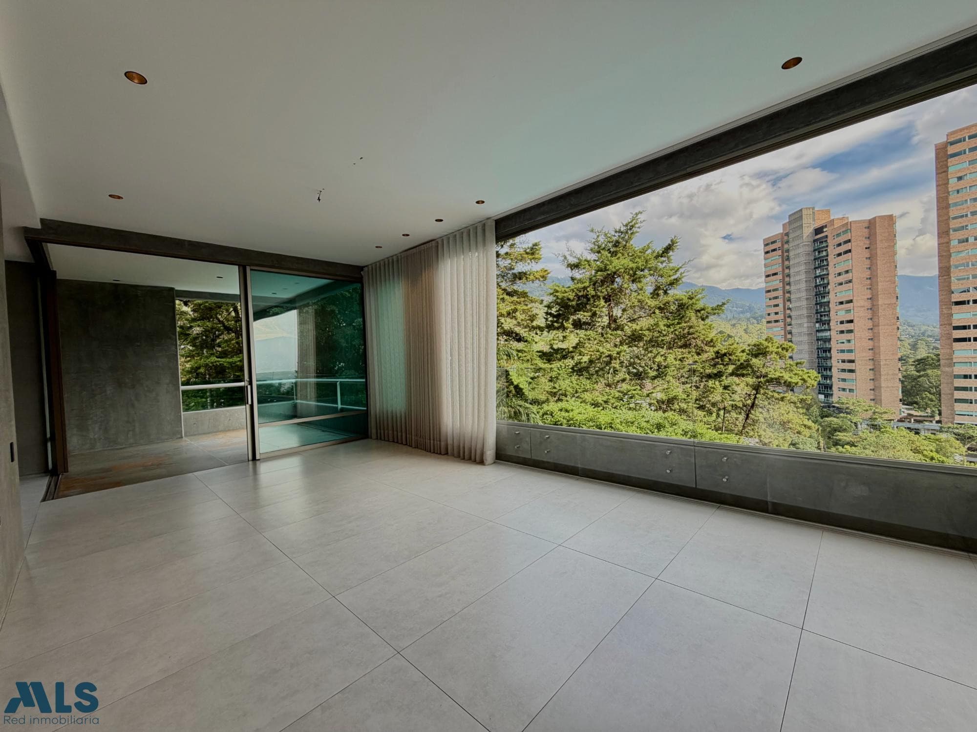 Apartamento en venta en Los Balsos Nº 1, Poblado, Medellín — foto 1 de 20
