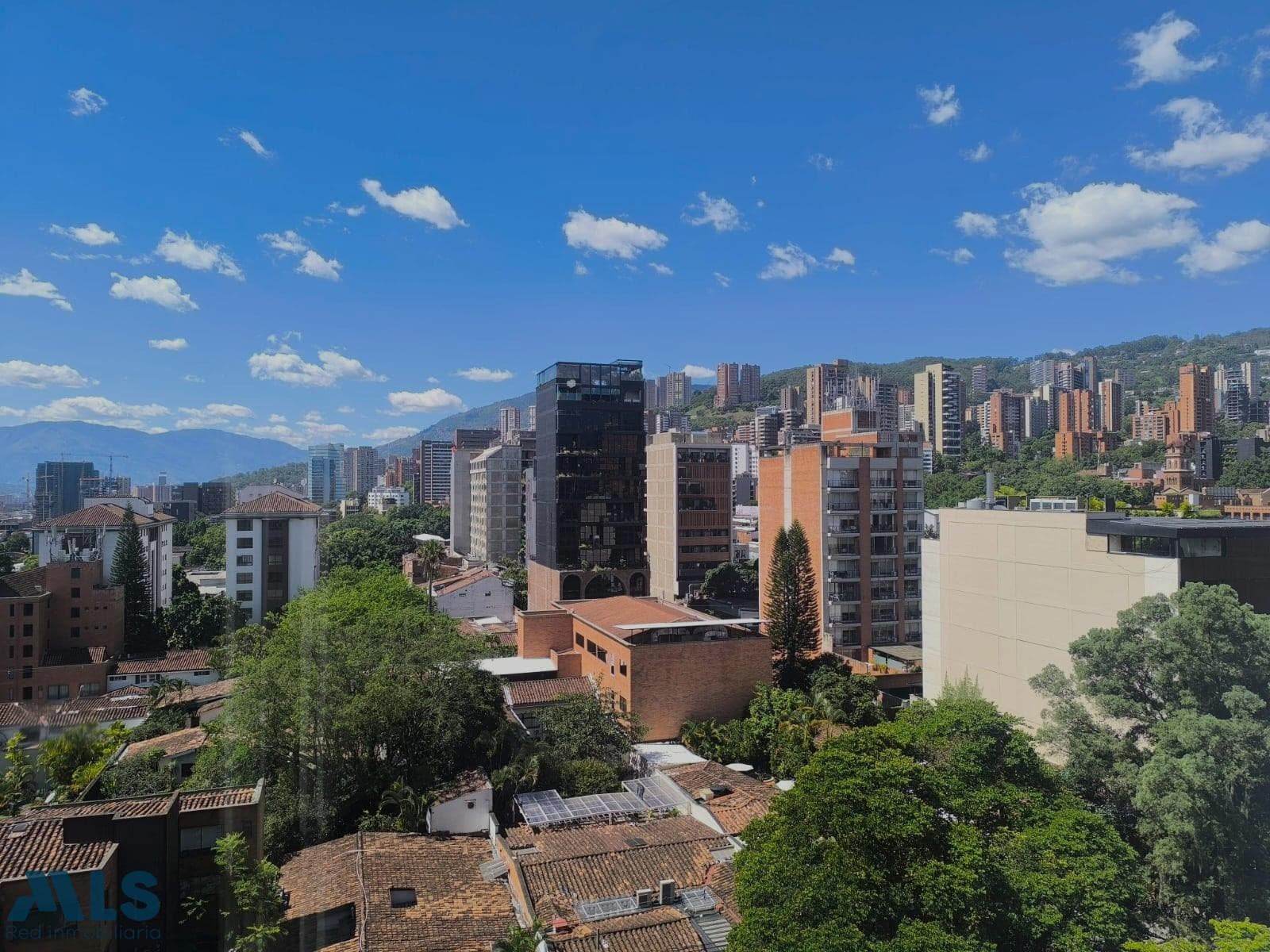 Apartamento en venta en Astorga, Poblado, Medellín — foto 1 de 27